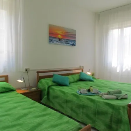 Cozy 300m From The - Beahost Daire